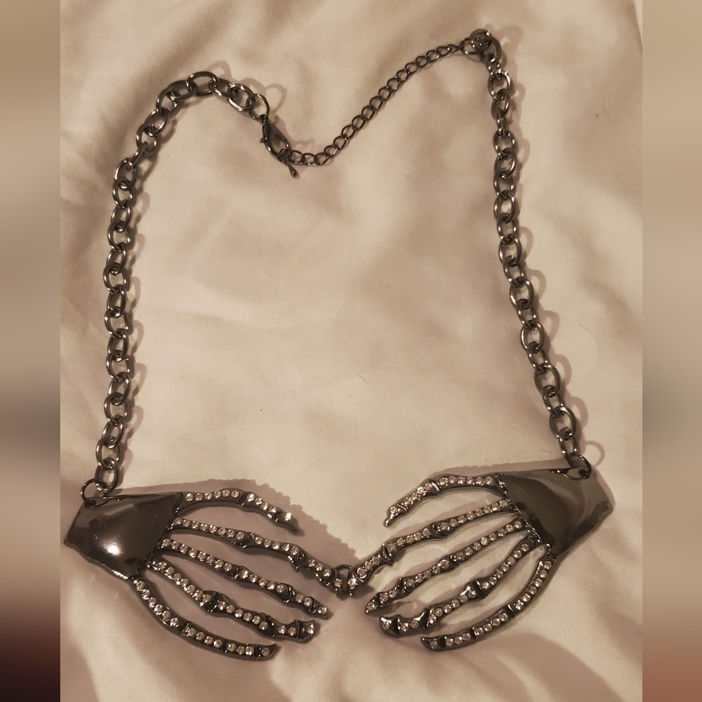 Skeleton hands Necklace